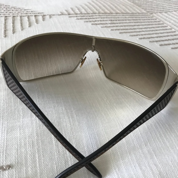 Sunglasses - Picture 5 of 7